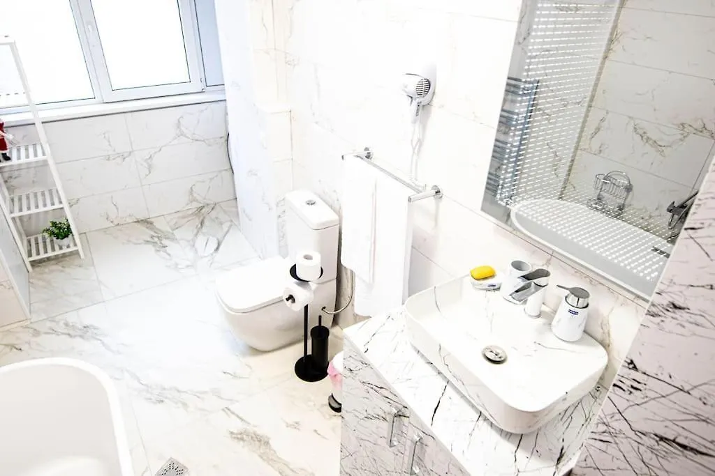 Ultra Central Luxury 3Br 2Bath Apt & Amazing Views Bukareszt Apartament